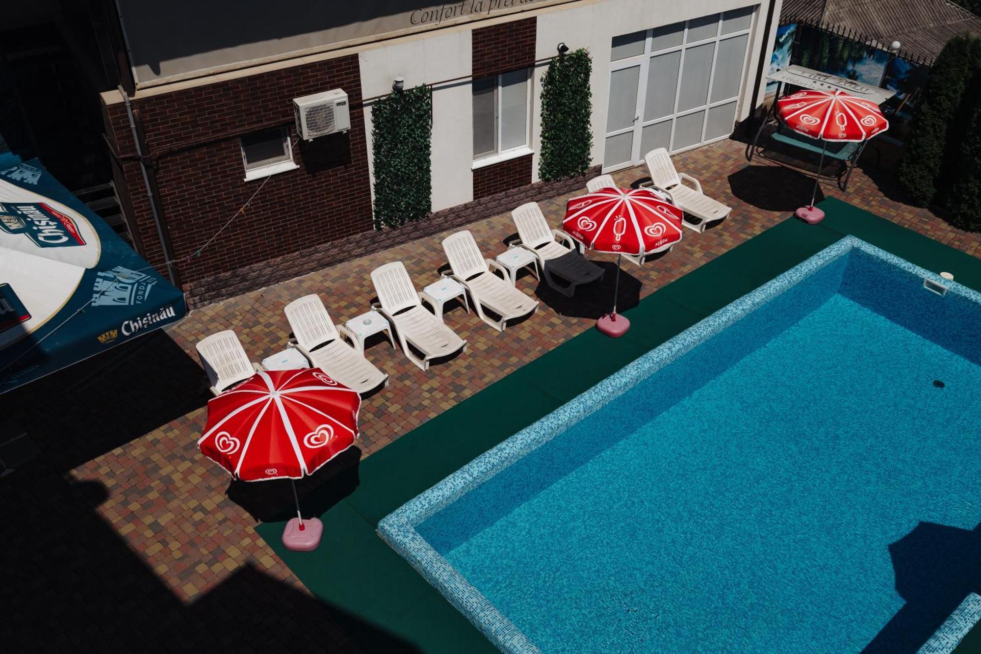 Lolo'S Bliss Hotel Chişinǎu Buitenkant foto