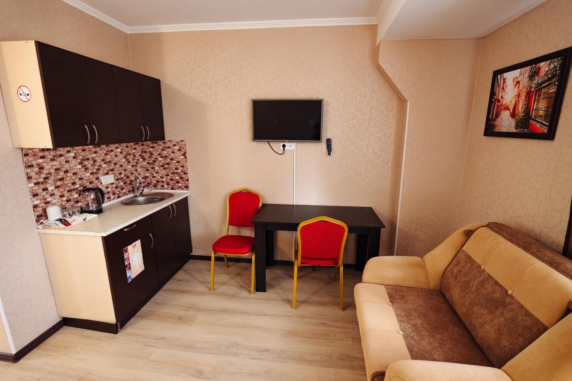 Lolo'S Bliss Hotel Chişinǎu Buitenkant foto