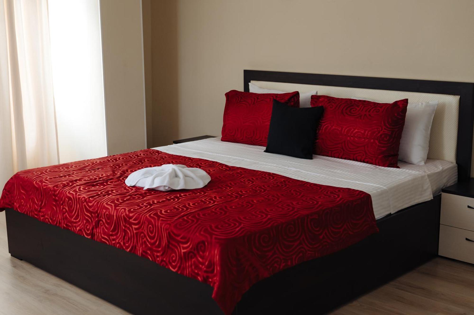 Lolo'S Bliss Hotel Chişinǎu Buitenkant foto