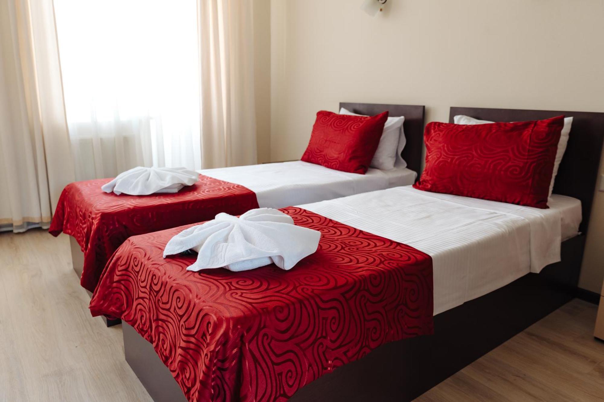 Lolo'S Bliss Hotel Chişinǎu Buitenkant foto