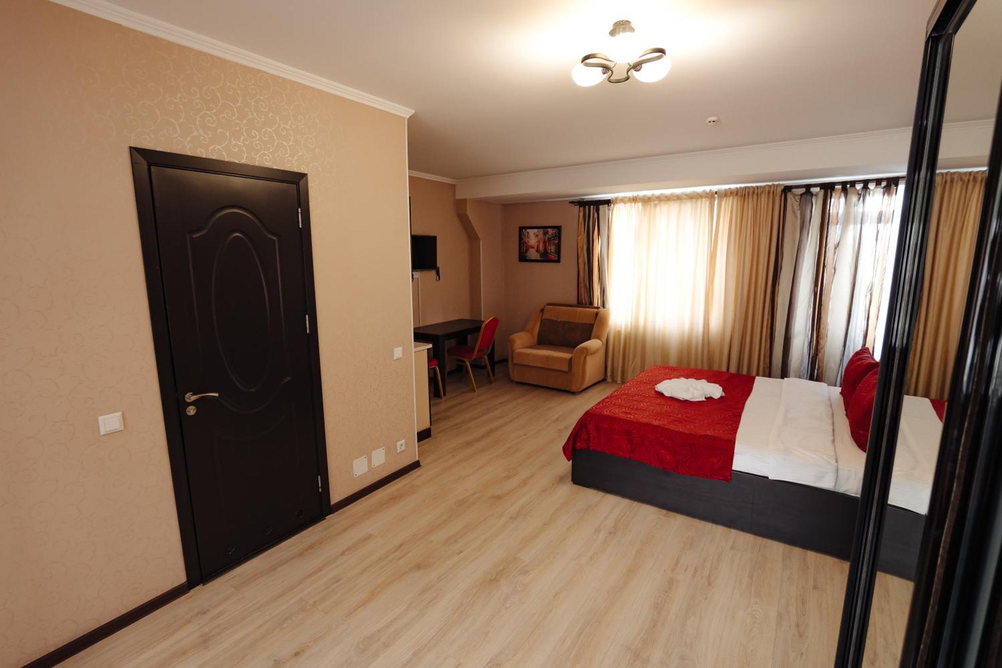 Lolo'S Bliss Hotel Chişinǎu Buitenkant foto