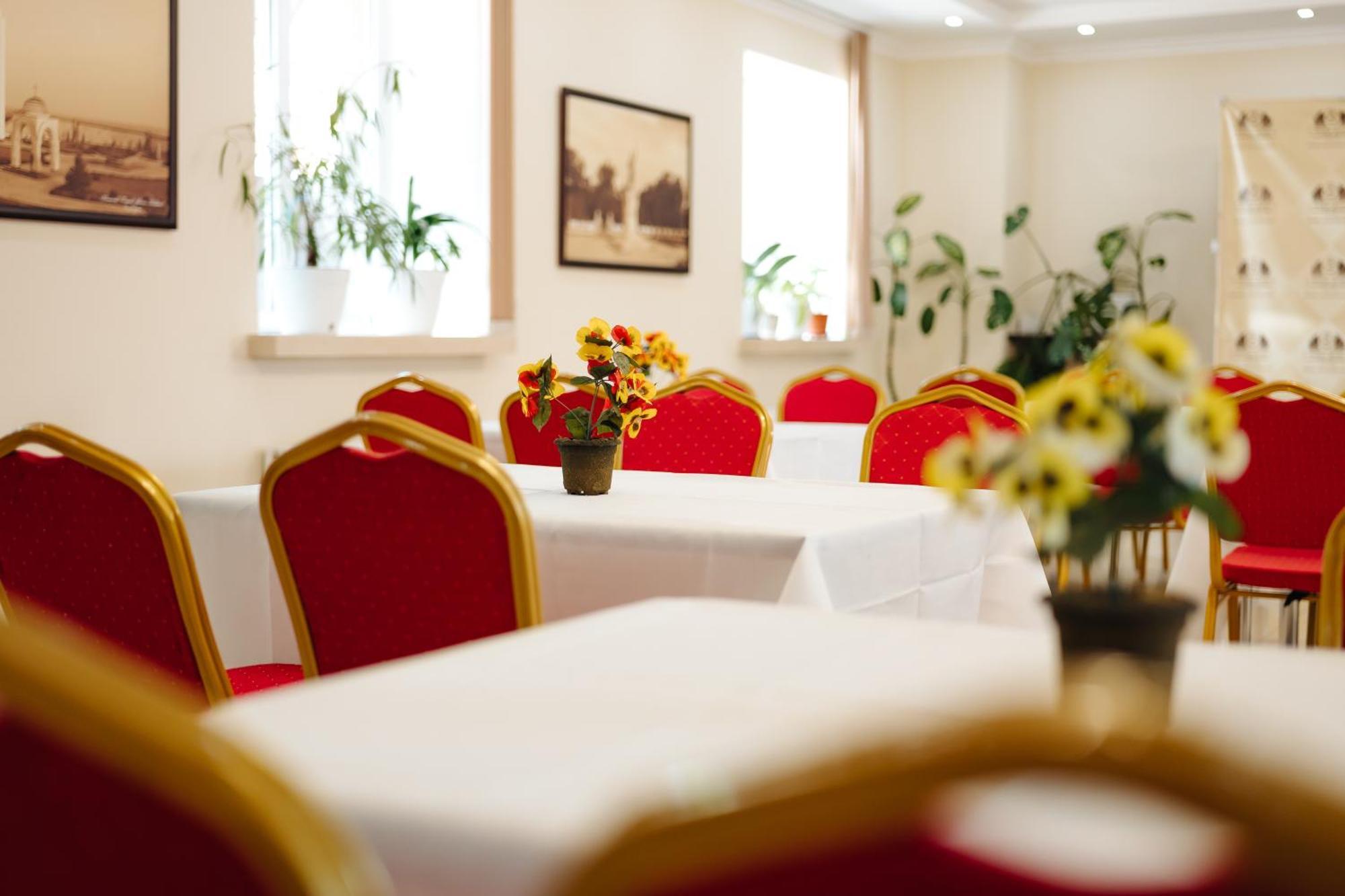Lolo'S Bliss Hotel Chişinǎu Buitenkant foto