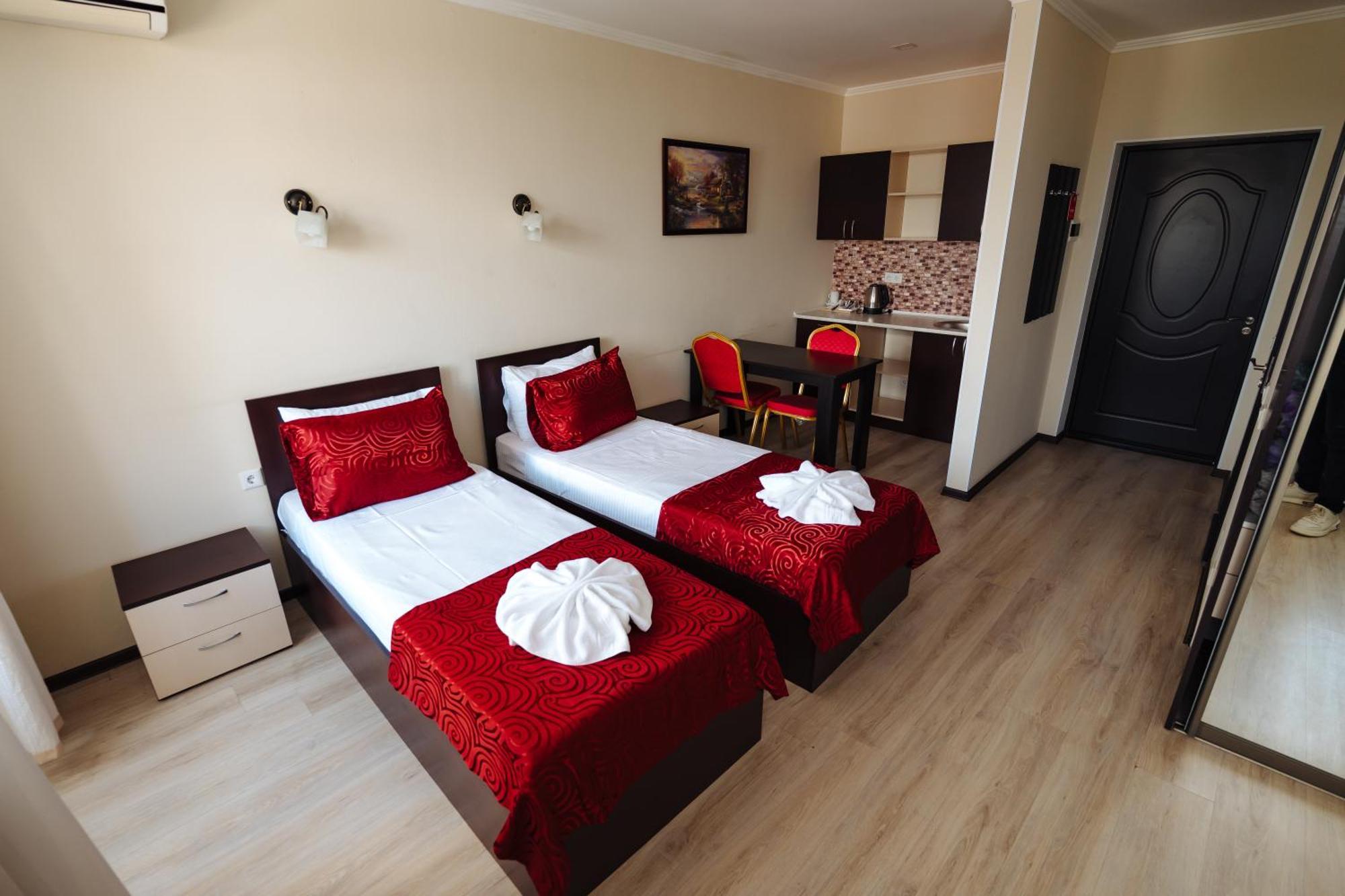 Lolo'S Bliss Hotel Chişinǎu Buitenkant foto