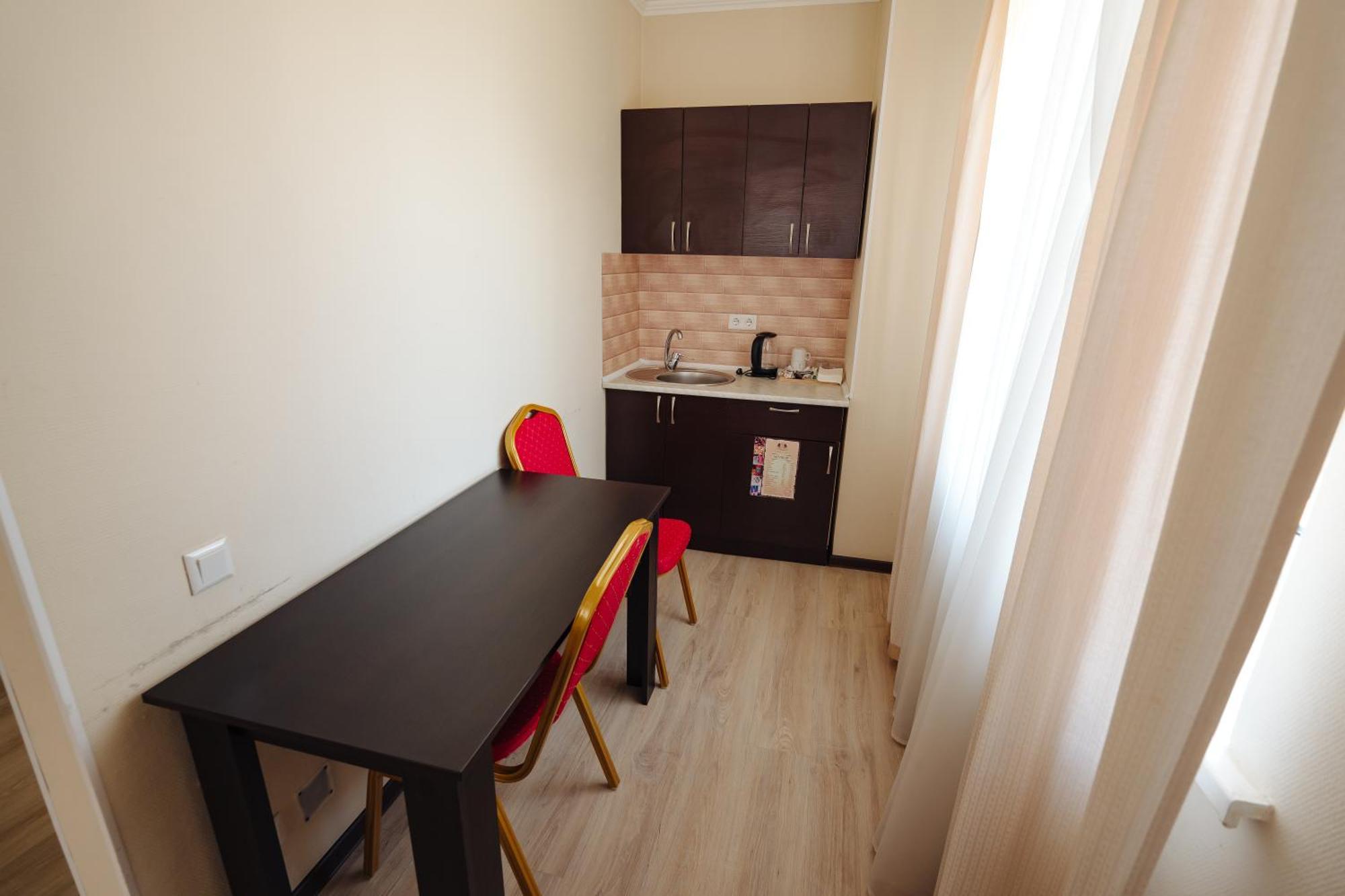 Lolo'S Bliss Hotel Chişinǎu Buitenkant foto