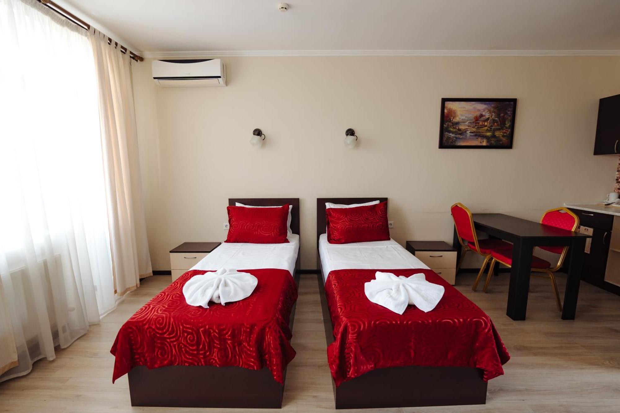 Lolo'S Bliss Hotel Chişinǎu Buitenkant foto