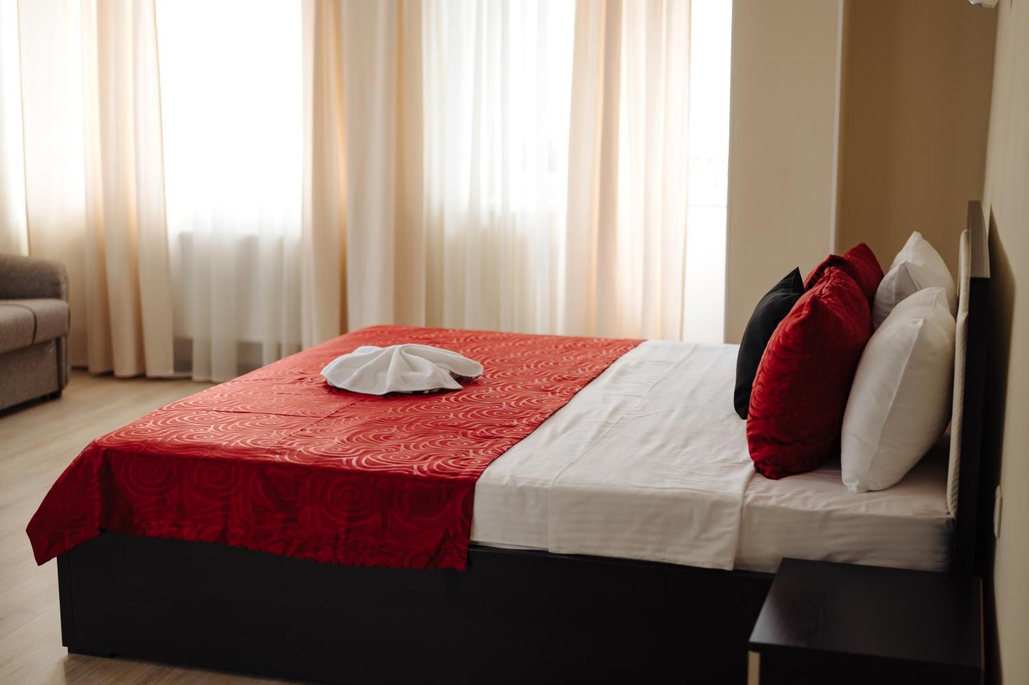 Lolo'S Bliss Hotel Chişinǎu Buitenkant foto