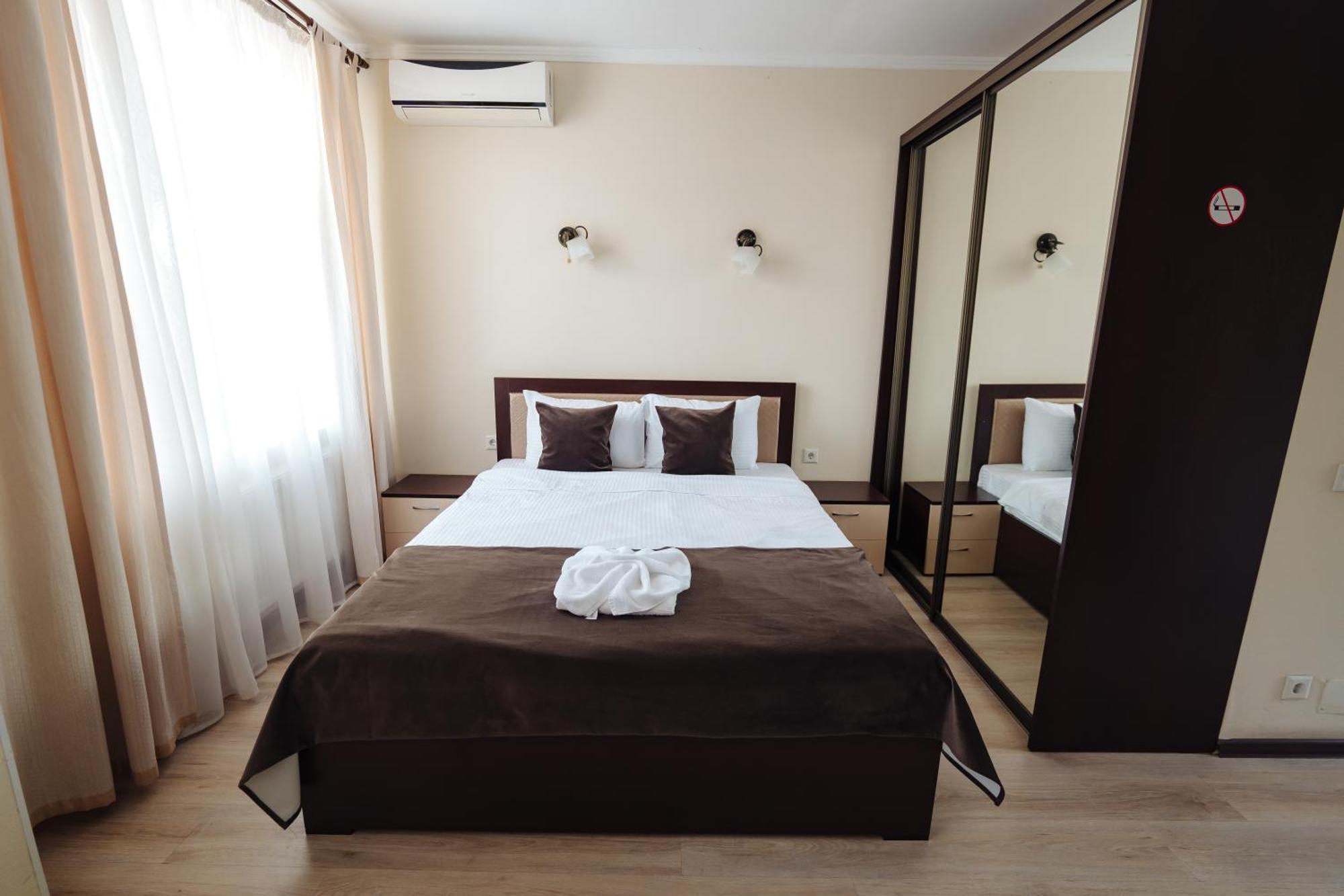 Lolo'S Bliss Hotel Chişinǎu Buitenkant foto