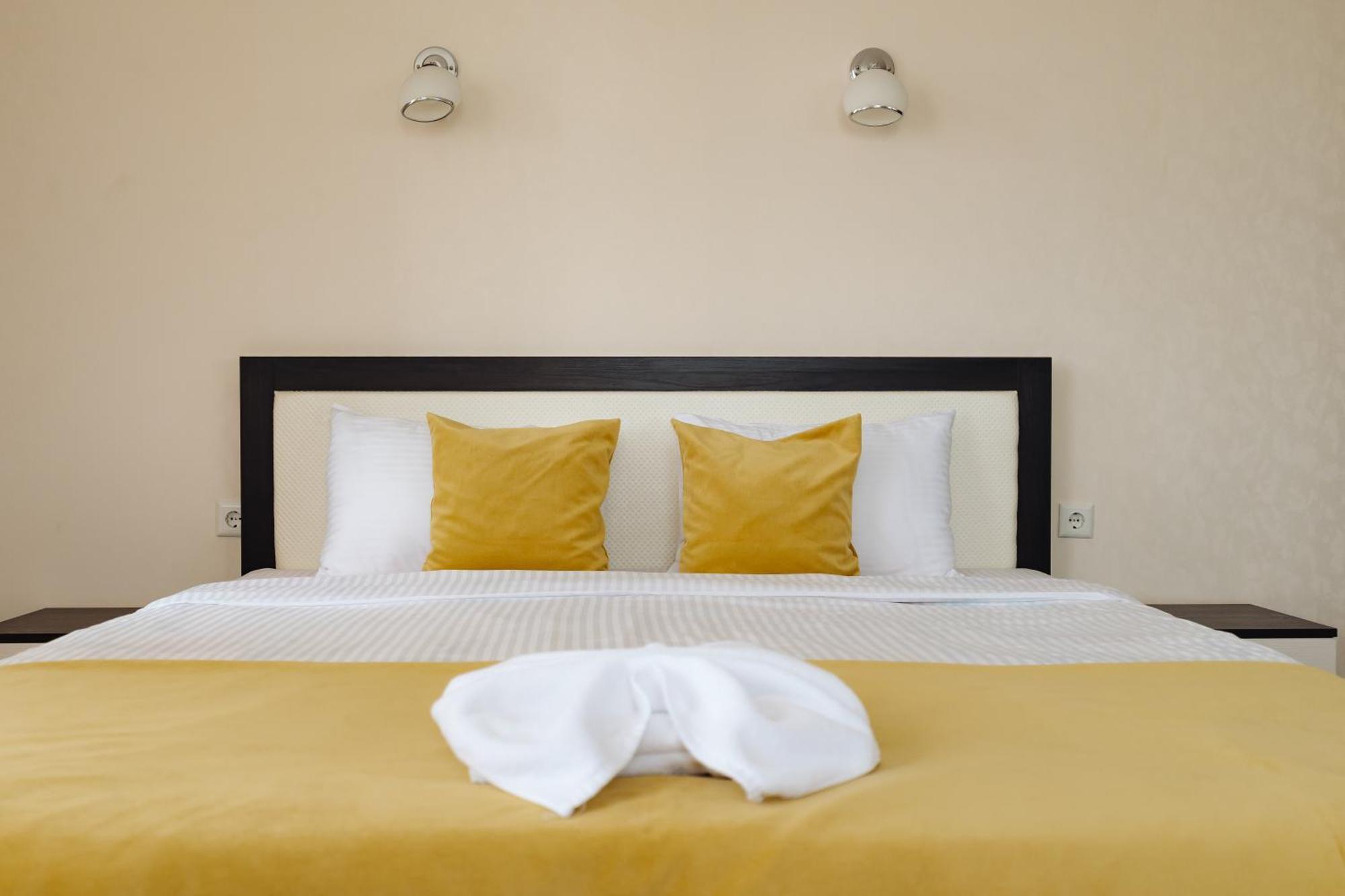 Lolo'S Bliss Hotel Chişinǎu Buitenkant foto